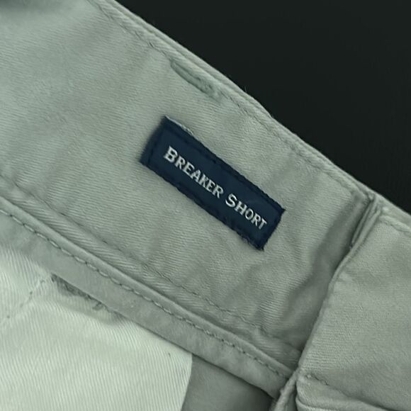 Vineyard Vines Breaker Shorts 9” Inseam - Picture 3 of 5
